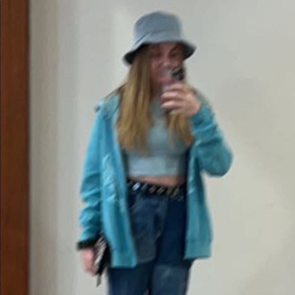 Meet your Posher, Jana - Picture 2 of 2